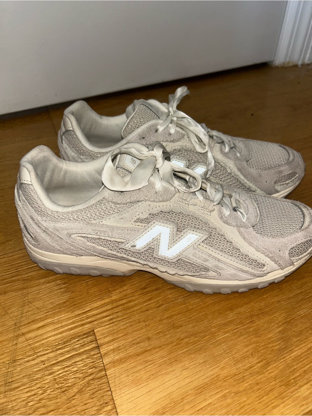 New Balance Women’s Light Beige Suede Sneakers with Ribbon Laces